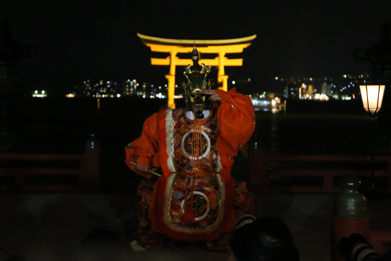世界遺産の宮島 嚴島神社で秋の舞楽 ぶがく を堪能 広島観光情報総合サイト 旅やか広島