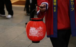 広島カープ3連覇記念で大ちょうちん行列が開催されました