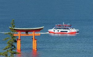 JR西日本宮島フェリーがGW期間中に「大鳥居便」を増便