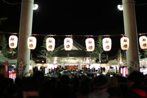 正月行事中止など新型コロナ感染防止策で初詣 [広島護国神社]