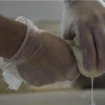 広島市のサッカースタジアム工事用フェンスに完成イメージシートがお目見え