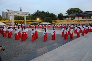 護国神社が「万灯みたま祭 縁結びのみこ踊り」参加者を募集中