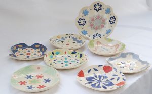 全国男子駅伝の特別協賛社賞トロフィーに平和記念公園の折り鶴灰を活用