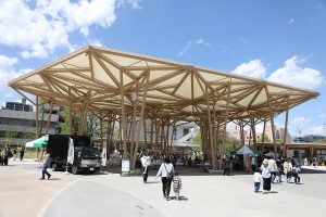 ひろしまゲートパーク大屋根ひろばでキッチンカーなどのマルシェ開催