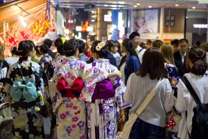 歩行者天国で浴衣ファッションショーやダンスに盆踊り とうかさん同時開催のゆかたできん祭