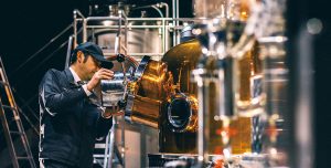 オリエンタルホテル広島から老舗酒造・サクラオの蒸留所を巡る見学ツアー付き宿泊プラン