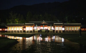 宮島で人気の初詣3選　開門時間の確認と駐車場、フェリー時刻もチェック