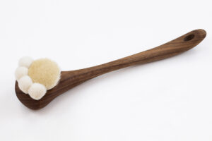 府中家具と熊野筆　広島ブランドタッグ「ネコ型ボディブラシ」がギフト・ショー大賞受賞