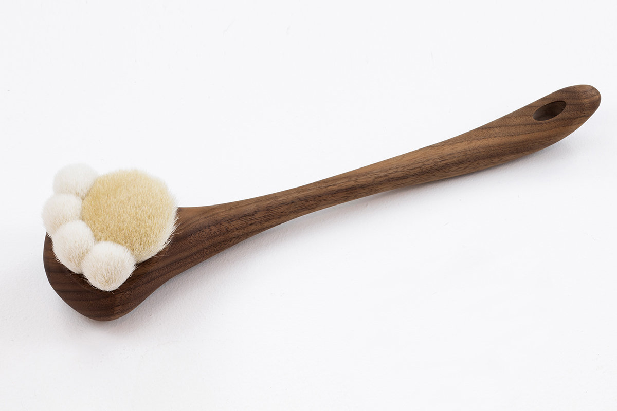 府中家具と熊野筆　広島ブランドタッグ「ネコ型ボディブラシ」がギフト・ショー大賞受賞