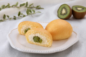 八天堂ファームが農福連携の果物を使用した新商品『果実なくりーむパン ほらどキウイ』を発売