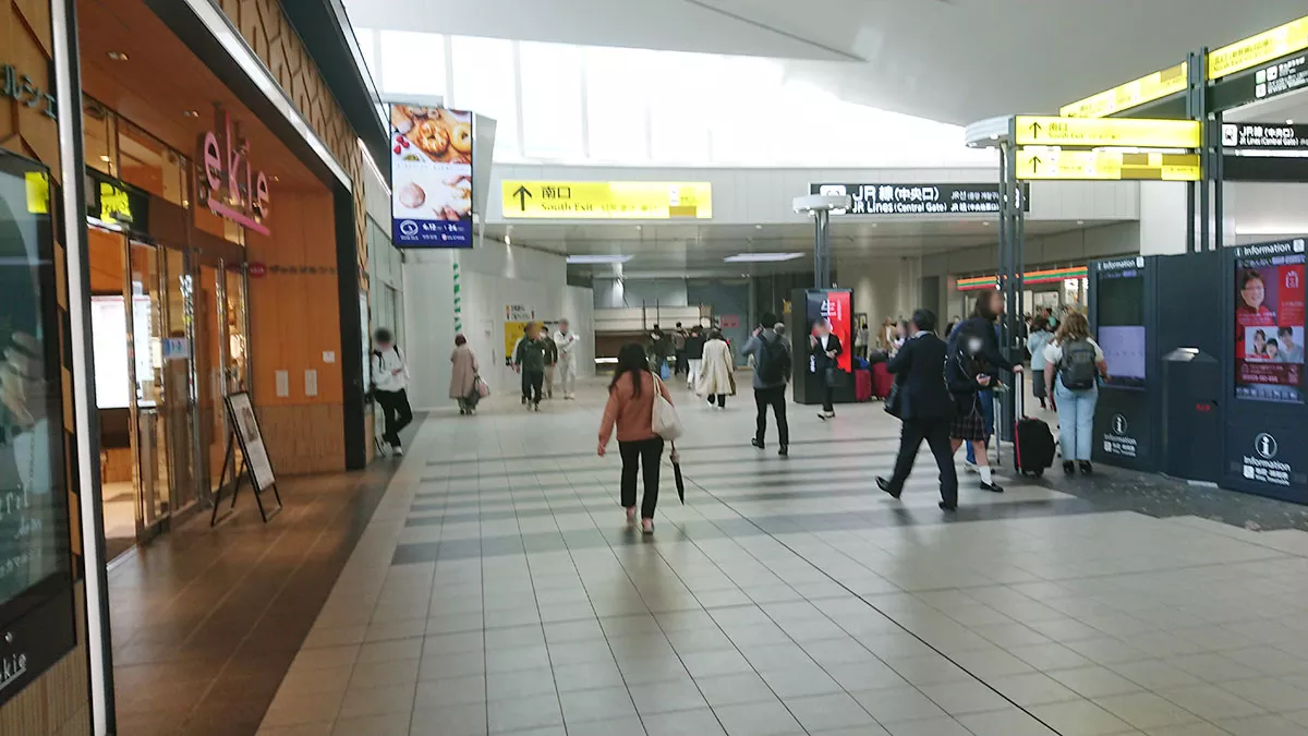 ⑭[地下]広島駅南口地下広場 福屋入り口前（コインロッカー）その１