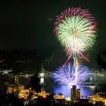 岩国・錦帯橋でミニ花火や水鉄砲イベントなど夏の風物詩を満喫！「第56回 錦川水の祭典」