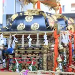 叩かれて元気になる!? 尾道で体感する秋の奇祭「ベッチャー祭り」