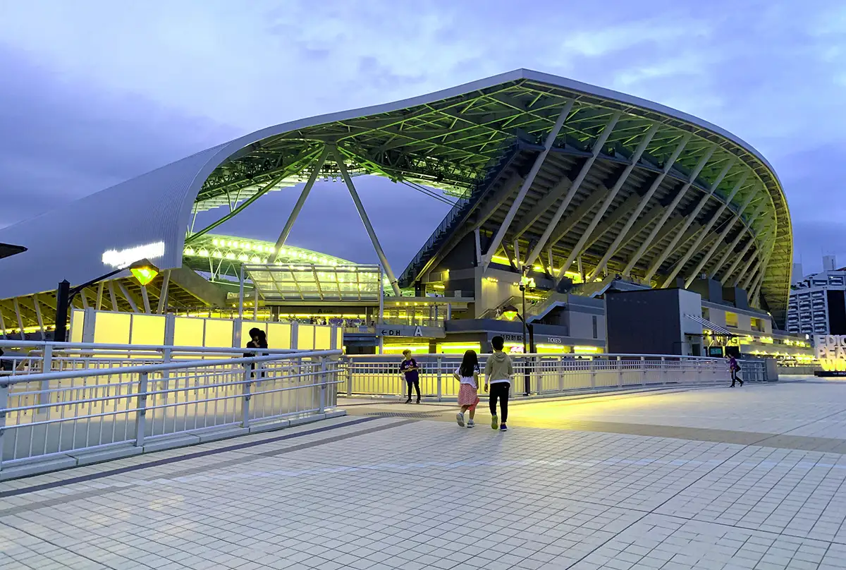 「JAFフェスティバル in ピースウイング広島」スタジアム裏側ツアーなど家族みんなで楽しむ一日