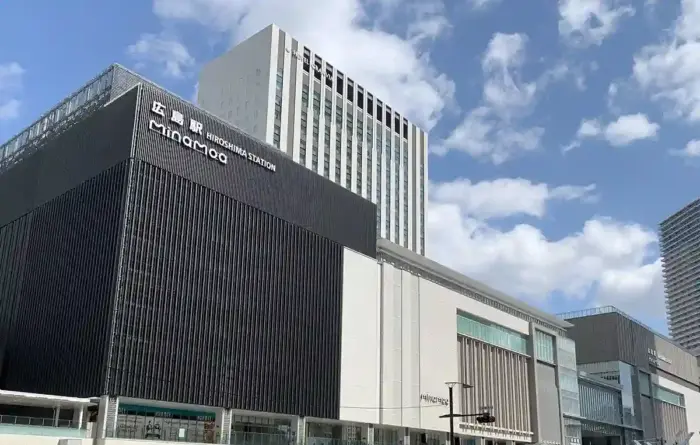 広島カープのレジェンド・佐々岡真司氏、ミナモア広島でサイン＆ツーショット撮影会