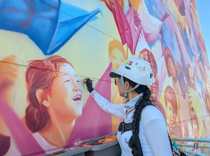 200平方メートルのアートが広島空港に誕生「核のない世界へ 広島メキシコ友好壁画」