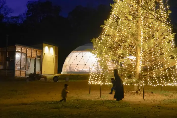 泊まれる備北イルミ！70万球の光きらめく夜に、特典満載の「湖畔ステイズ庄原」でコラボ宿泊