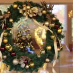 サンタがホテルにやってくる！記念撮影＆プレゼントで笑顔になるクリスマスイベント