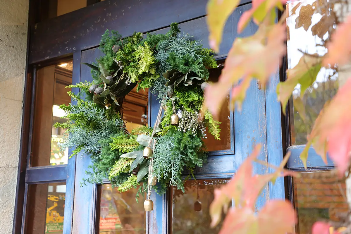 クリスマスアイテムの手作りワークショップ、特別体験を「森と花の絵本ミュージアム GardenLei」で