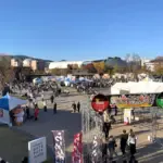 サンタもとろける！限定スイーツを楽しむ八天堂ビレッジのふわふわクリスマス