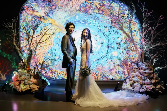 非日常の世界で誓いの写真　広島もとまち水族館でフォトウェディング