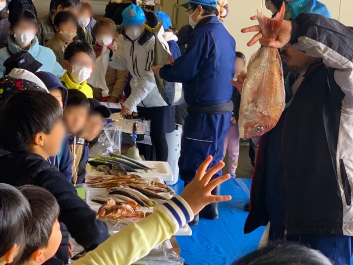 新着：普段入れない市場に入れる！広島中央市場まつり　海鮮グルメやマグロ解体ショー