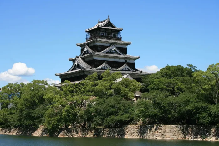 広島城天守が3月22日で閉城、68年の歴史に幕　整理券制で最後の公開へ